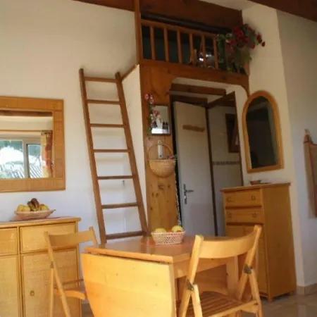 T2 Climatisee Avec Terrasse Dans La Pinede - Fr-1-607-87