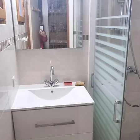 T2 Climatisee Avec Terrasse Dans La Pinede - Fr-1-607-87