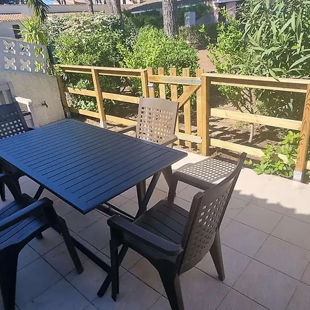 T2 Climatisee Avec Terrasse Dans La Pinede - Fr-1-607-87 Дом отдыха *