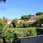 T2 Climatisee Avec Terrasse Dans La Pinede - Fr-1-607-87