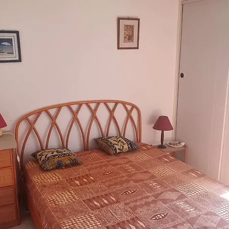 T2 Climatisee Avec Terrasse Dans La Pinede - Fr-1-607-87 *