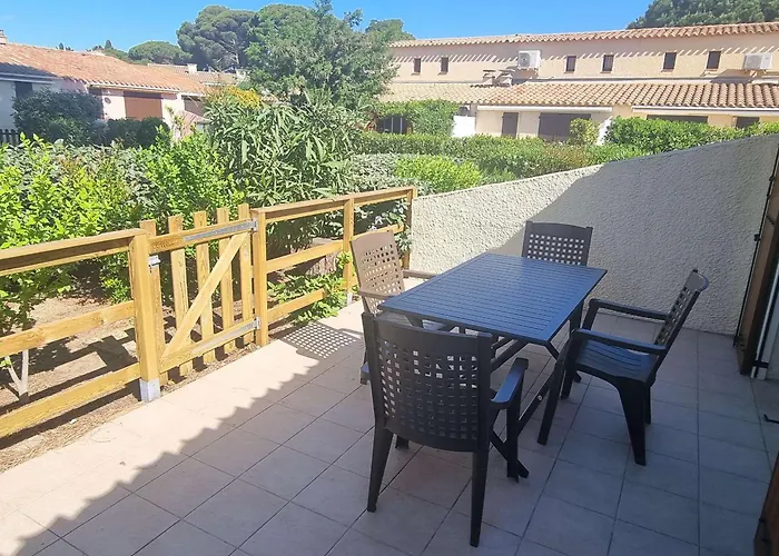 T2 Climatisee Avec Terrasse Dans La Pinede - Fr-1-607-87